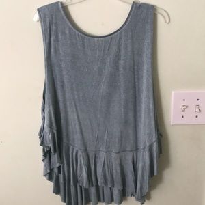 C’isa light blue tank